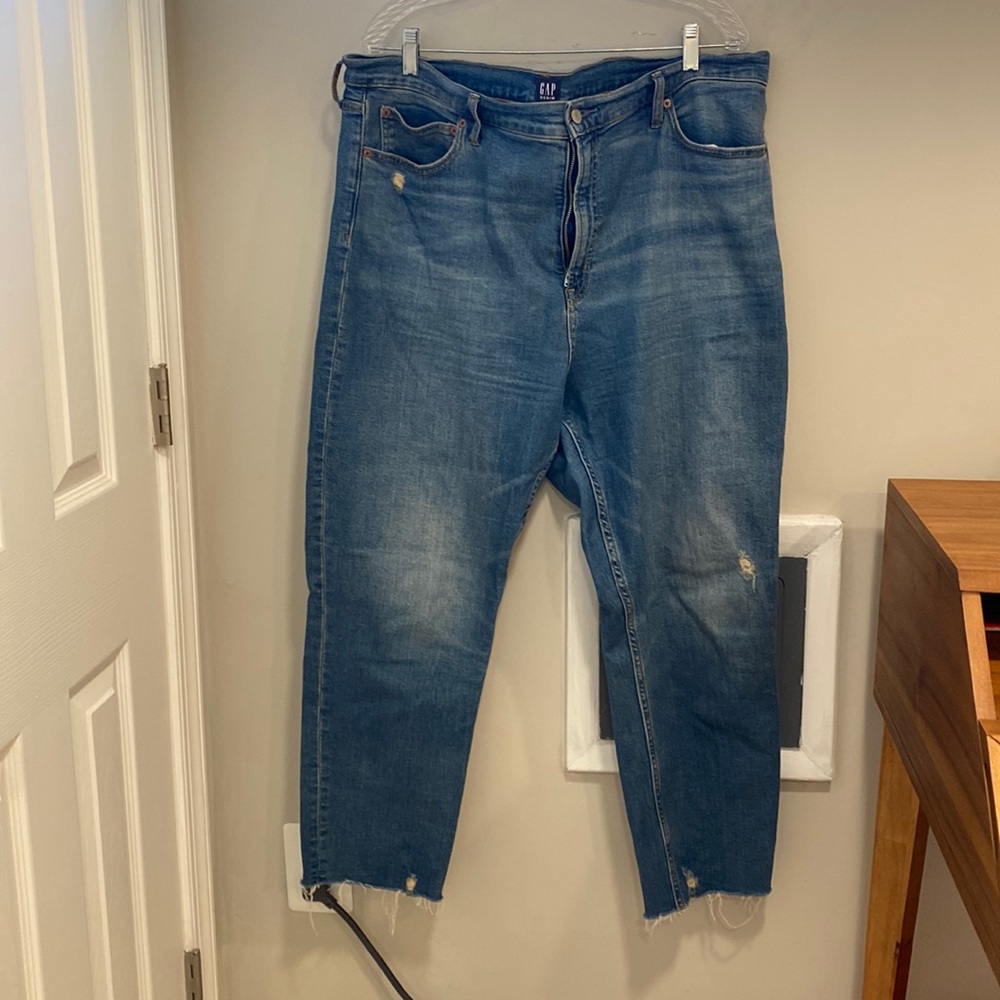 Gap cigarette slim jeans in size 20/35